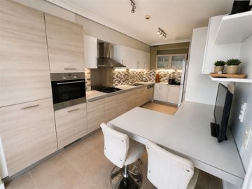 Renovated Asian Istanbul Property For Sale - Large fully fitted kitchen