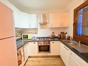 Bodrum Villa For Sale Near The Beach & Marina - Fully fitted kitchen with white goods