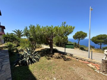 Bodrum Villa For Sale Near The Beach & Marina - Garden with sea views