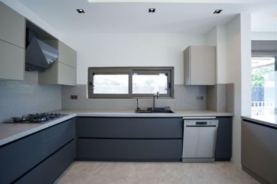 Breathtaking Belek Villa For Sale In Antalya - Great size kitchen
