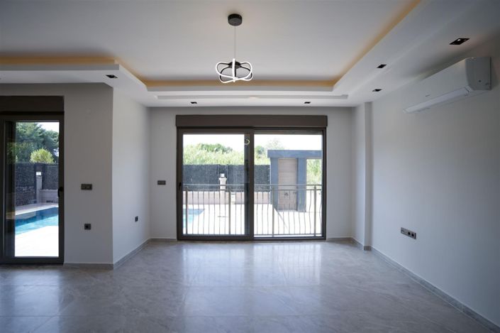 Image No.11-4 Bed Villa for sale