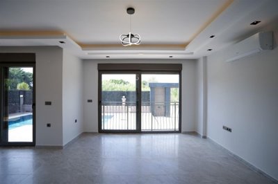 Breathtaking Belek Villa For Sale In Antalya - Direct access to the pool