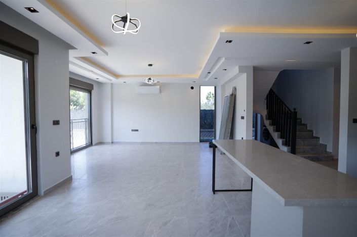 Image No.12-4 Bed Villa for sale