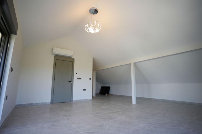 Image No.22-4 Bed Villa for sale