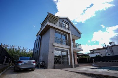 Breathtaking Belek Villa For Sale In Antalya - Private gated parking