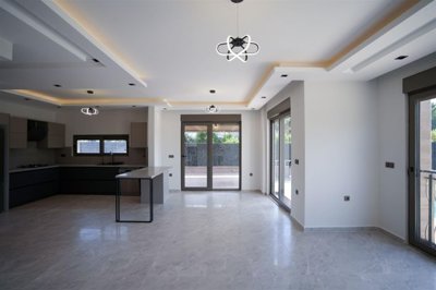 Breathtaking Belek Villa For Sale In Antalya - Vast open-plan lounge and kitchen