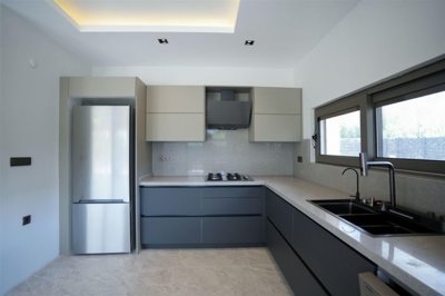Breathtaking Belek Villa For Sale In Antalya - Stylish fitted kitchen