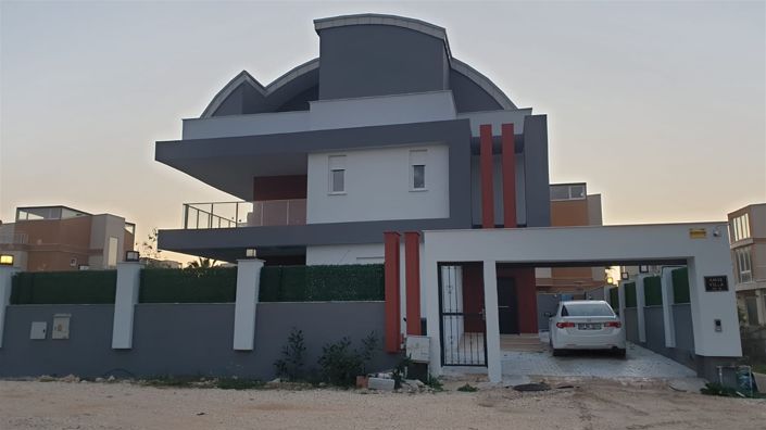 Image No.2-4 Bed Villa for sale