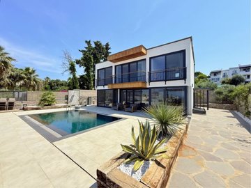 Brand New Sea View Villa For Sale In Yalikavak, Bodrum - A prestigious villa and private pool