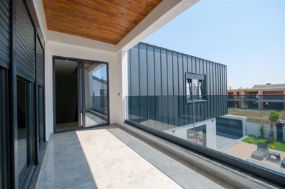 Dramatic Villa For Sale In Belek With Private Facilities - Balcony from the bedroom