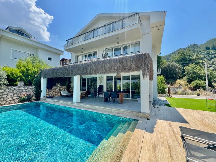 Image No.2-4 Bed Villa for sale