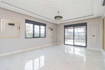 Deluxe Villa With Private Facilities For Sale In Belek - Lounge with pool, terrace and garden access