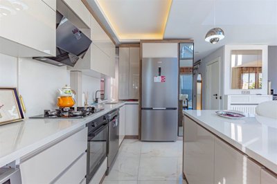 Smart Home Villa For Sale In Belek With A Private Garden & Pool - Fully fitted kitchen with built-in appliances