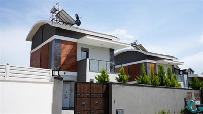 Smart Home Villa For Sale In Belek With A Private Garden & Pool - Gated driveway for secure parking