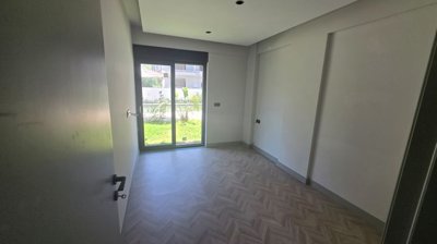 Garden Apartment In Belek, Antalya For Sale - Spacious bedroom