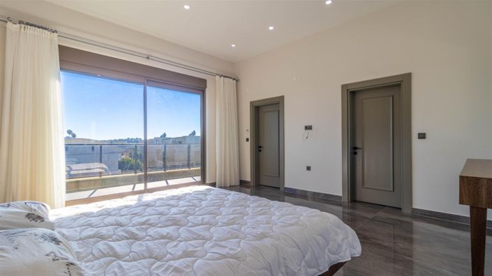 Image No.12-5 Bed Villa for sale