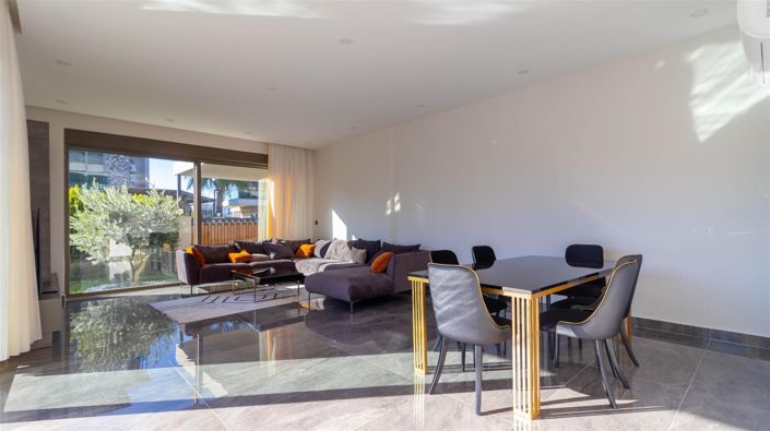 Image No.3-5 Bed Villa for sale