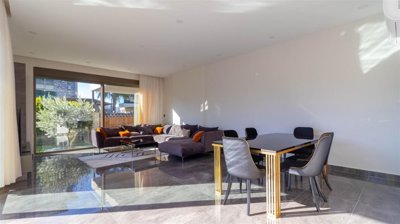 Superior Villa For Sale in Belek, Antalya With A Private Pool & Facilities - Spacious lounge