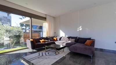 Superior Villa For Sale in Belek, Antalya With A Private Pool & Facilities - Airy, bright living room