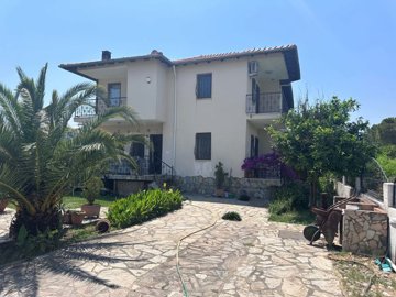 Traditional Dalyan Villa For Sale In Ortaca - Large private garden