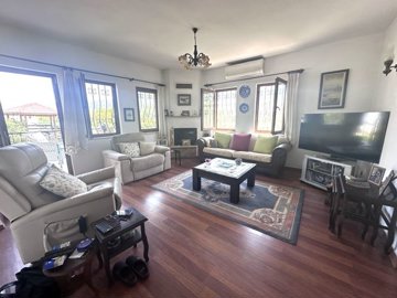 Traditional Dalyan Villa For Sale In Ortaca - Generously sized lounge