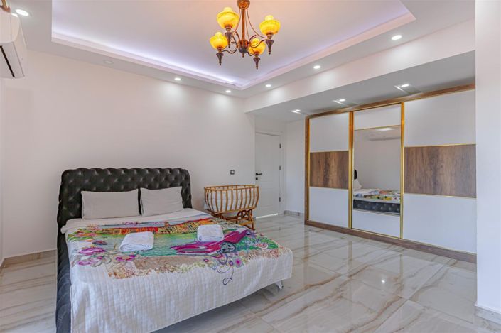 Image No.21-7 Bed Villa for sale