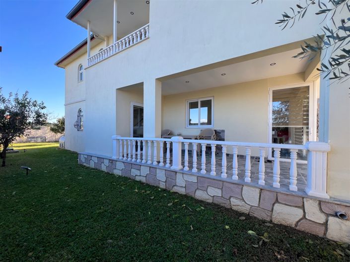 Image No.12-9 Bed Villa for sale