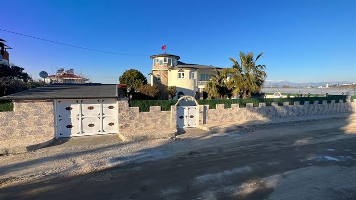 Image No.18-9 Bed Villa for sale