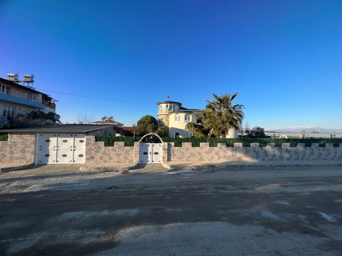 Image No.19-9 Bed Villa for sale