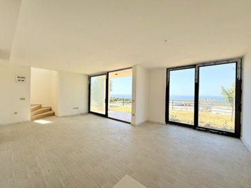 Brand New Bodrum Apartment For Sale In Gumusluk - Lounge with garden access