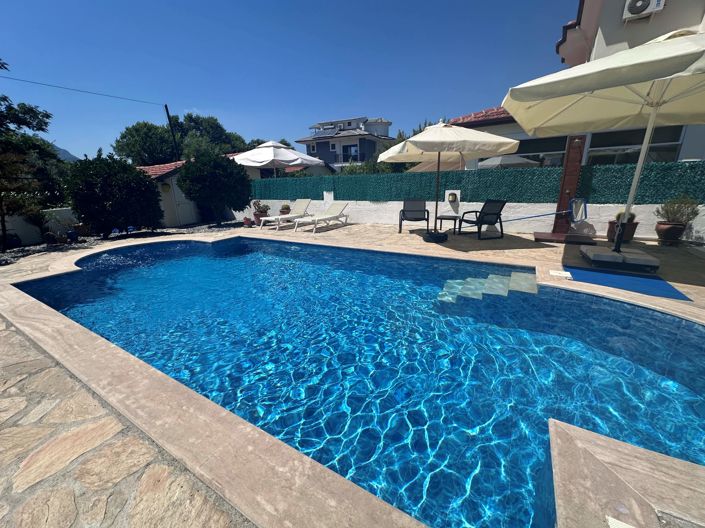 Image No.2-4 Bed Villa for sale