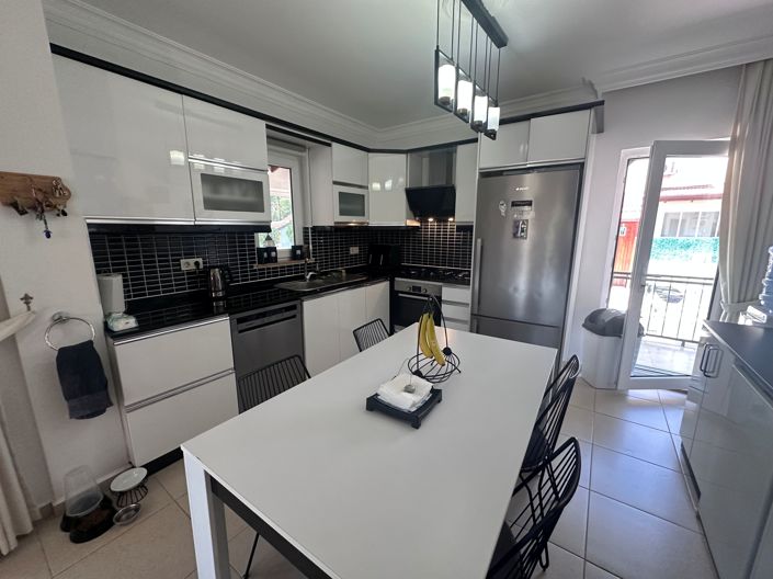 Image No.3-4 Bed Villa for sale