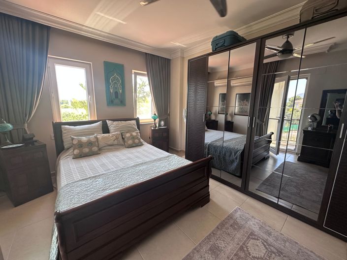 Image No.8-4 Bed Villa for sale