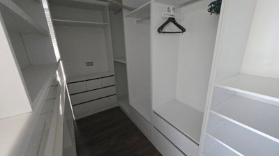 Upscale Villa For Sale In Belek With A Private Garden, Pool & Parking - Dressing room/closet