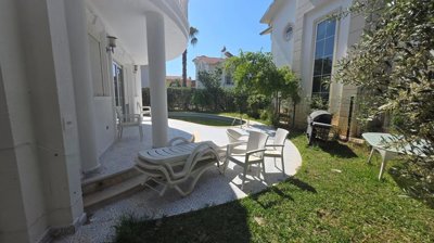 Upscale Villa For Sale In Belek With A Private Garden, Pool & Parking - Mature garden with ample privacy
