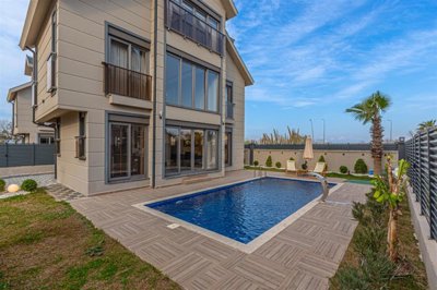 Deluxe Golf Villa With A Private Pool For Sale In Belek - Main view of the villa & private exterior