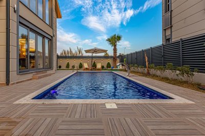 Deluxe Golf Villa With A Private Pool For Sale In Belek - Private swimming pool and terraces
