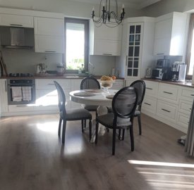 Furnished Villa For Sale With A Pool & Garden In Belek - Open-plan kitchen and dining area