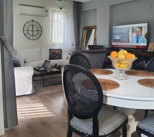 Furnished Villa For Sale With A Pool & Garden In Belek - Dining space to the lounge