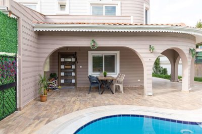 Belek Golf Villa With A Private Pool For Sale - Covered terrace poolside