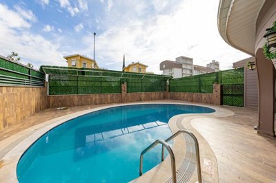 Belek Golf Villa With A Private Pool For Sale - High walls and fencing for privacy
