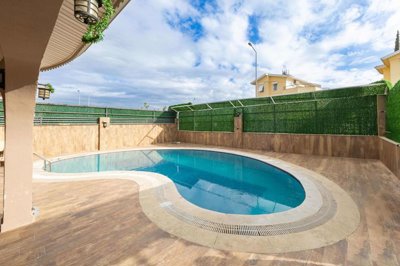 Belek Golf Villa With A Private Pool For Sale - Sunbathing terrace around the pool