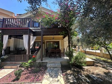 Villa By The River For Sale In Picturesque Dalyan - Pretty villa with three floors