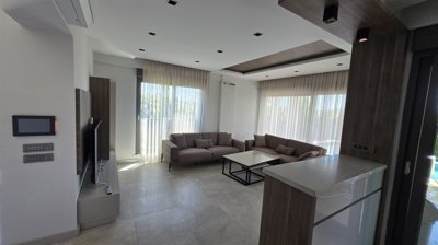 Prestigious 4-Bedroom Villa For Sale In Kadriye, Belek - Spacious lounge