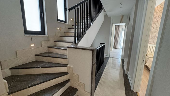 Image No.4-5 Bed Villa for sale