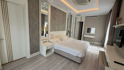 Flawless Villa For Sale In Belek, Antalya With A Pool, Garden & Parking - Great-size double bedroom