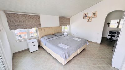 Glamourous Villa With A Private Pool For Sale In Antalya - Master bedroom