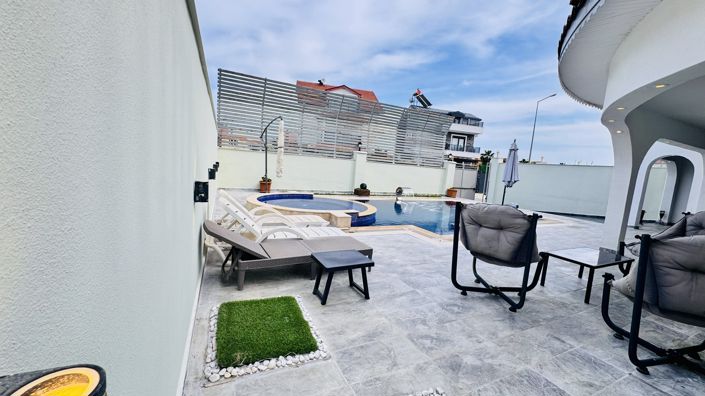Image No.3-3 Bed Villa for sale