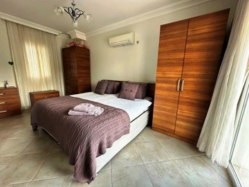 Garden-Floor Apartment For Sale In Scenic Dalyan - Spacious double bedroom with an ensuite