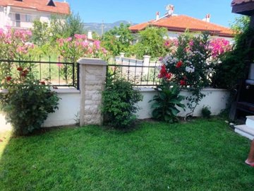 Garden-Floor Apartment For Sale In Scenic Dalyan - Well-kept social garden
